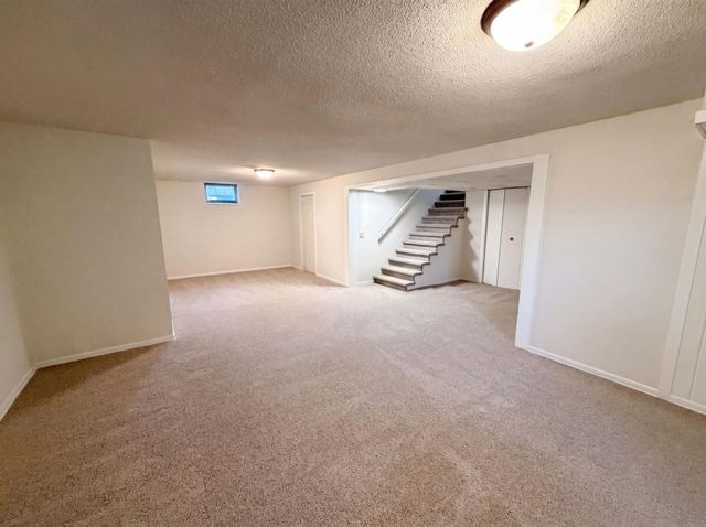 1587 Hudson Road, Saint Paul, MN 55106