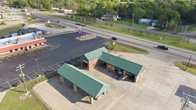 315 W Lennon, Emory, TX 75440