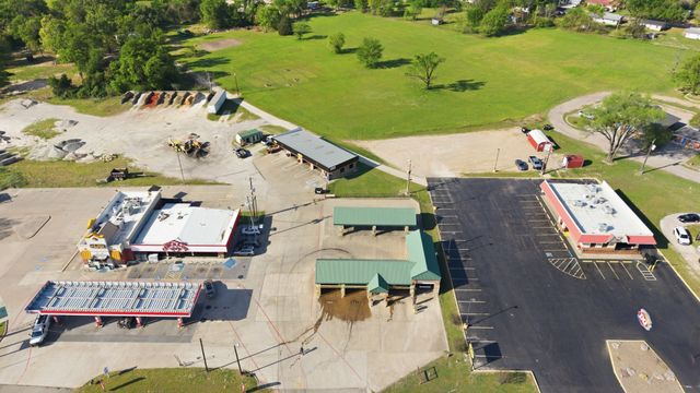 315 W Lennon, Emory, TX 75440