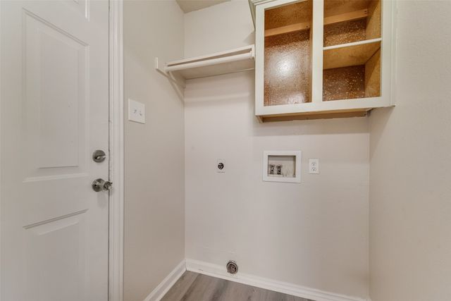 220 Hollywood Drive, Glenn Heights, TX 75154