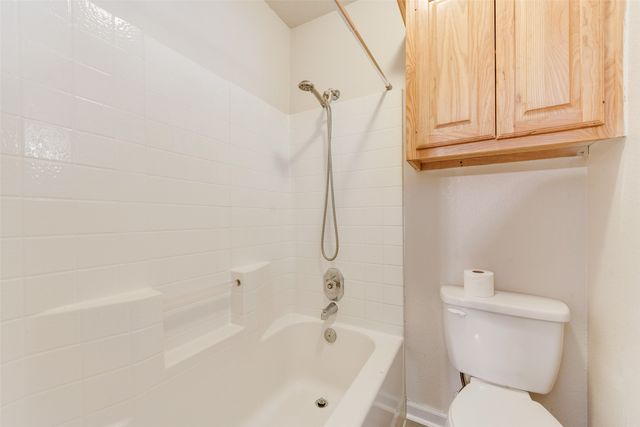 220 Hollywood Drive, Glenn Heights, TX 75154