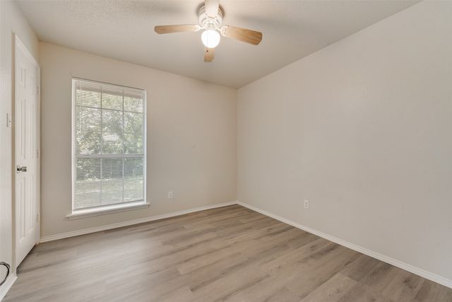 220 Hollywood Drive, Glenn Heights, TX 75154