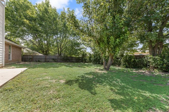 220 Hollywood Drive, Glenn Heights, TX 75154