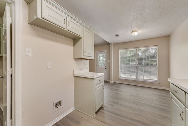220 Hollywood Drive, Glenn Heights, TX 75154