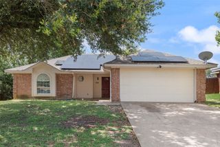 220 Hollywood Drive, Glenn Heights, TX 75154