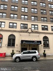 1324 Locust St Apt 1528, Philadelphia, PA 19107