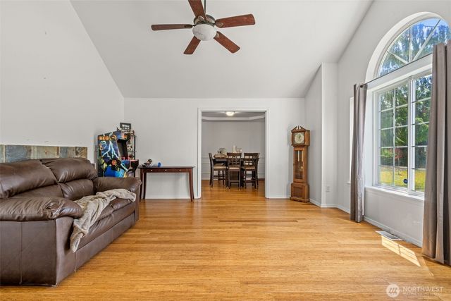 27507 72nd Avenue E, Graham, WA 98338