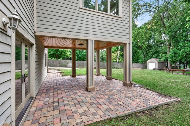 2635 Nathan Lane N, Plymouth, MN 55441