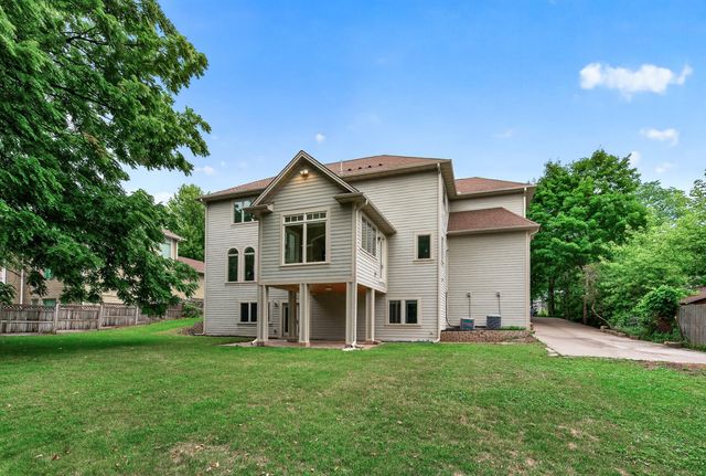 2635 Nathan Lane N, Plymouth, MN 55441