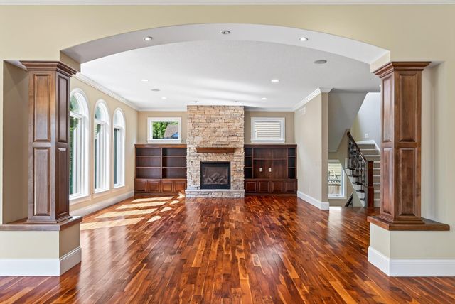 2635 Nathan Lane N, Plymouth, MN 55441