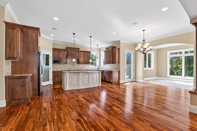 2635 Nathan Lane N, Plymouth, MN 55441