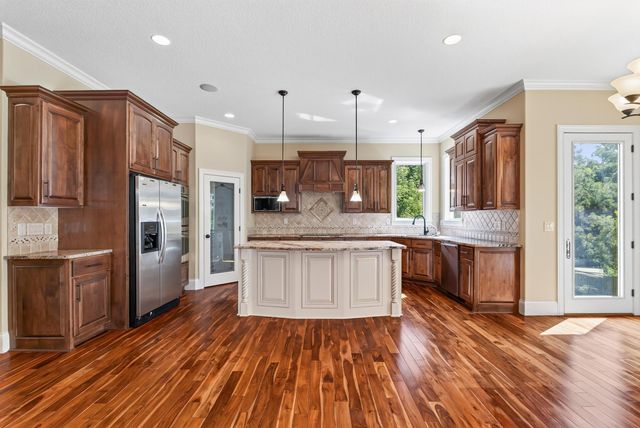 2635 Nathan Lane N, Plymouth, MN 55441