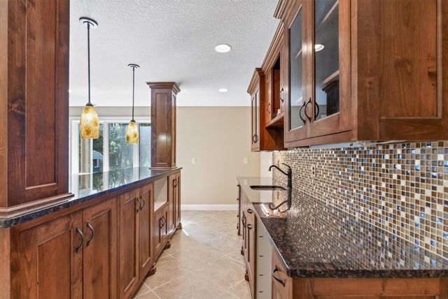 2635 Nathan Lane N, Plymouth, MN 55441