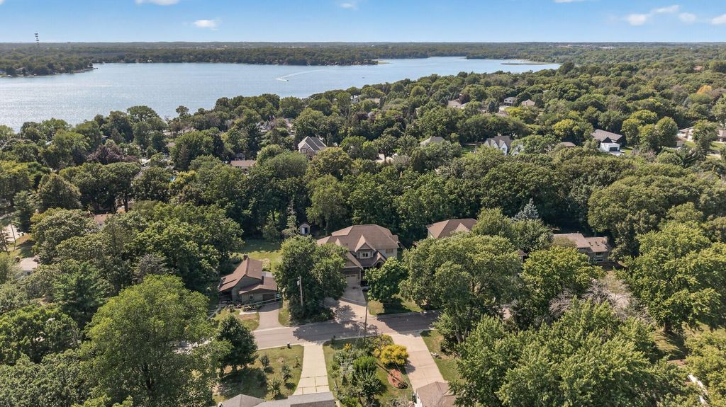 2635 Nathan Lane N, Plymouth, MN 55441