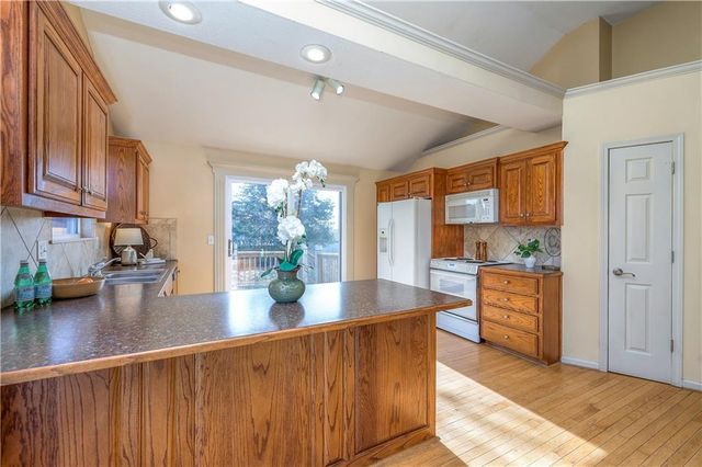 385 W Sunset Street, Gardner, KS 66030