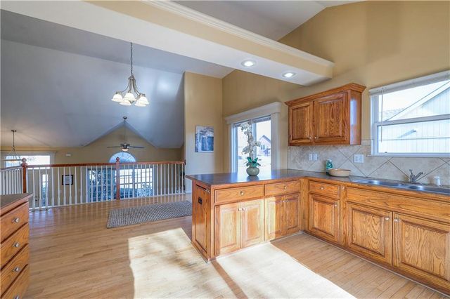 385 W Sunset Street, Gardner, KS 66030