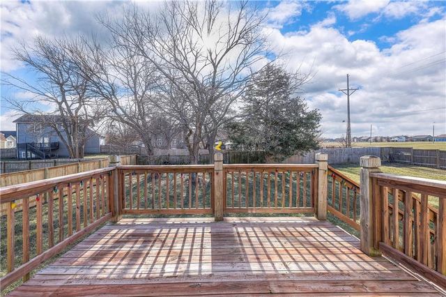385 W Sunset Street, Gardner, KS 66030