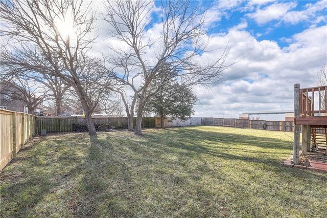 385 W Sunset Street, Gardner, KS 66030