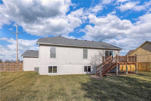 385 W Sunset Street, Gardner, KS 66030