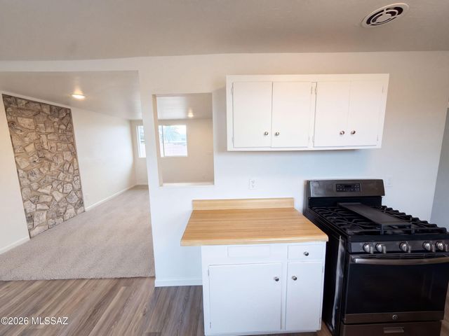 4252 E Sylvane Drive, Tucson, AZ 85711