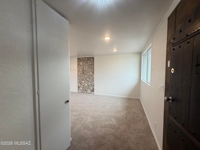 4252 E Sylvane Drive, Tucson, AZ 85711