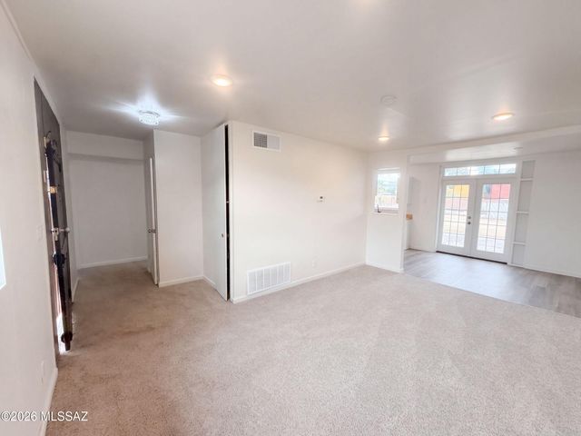 4252 E Sylvane Drive, Tucson, AZ 85711