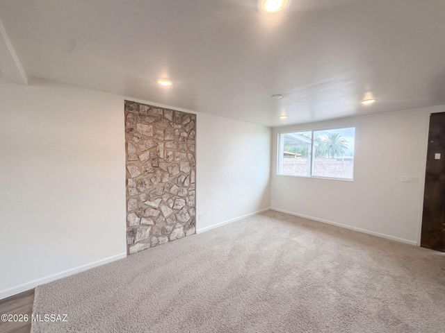 4252 E Sylvane Drive, Tucson, AZ 85711
