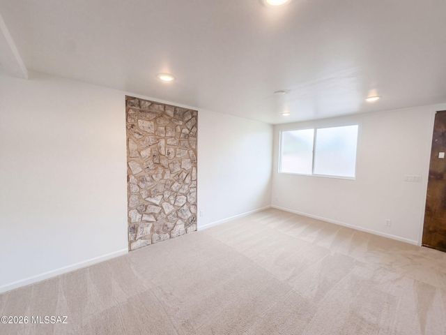 4252 E Sylvane Drive, Tucson, AZ 85711