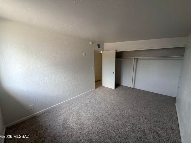 4252 E Sylvane Drive, Tucson, AZ 85711