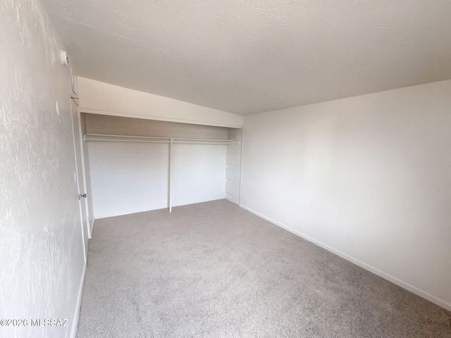 4252 E Sylvane Drive, Tucson, AZ 85711