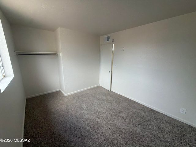 4252 E Sylvane Drive, Tucson, AZ 85711