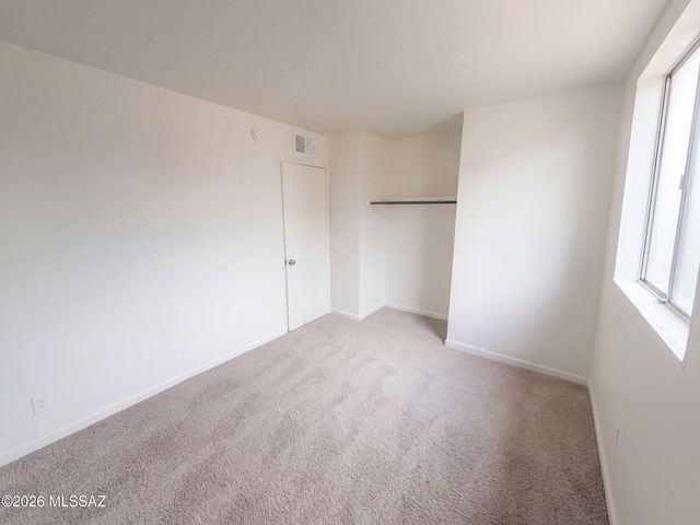 4252 E Sylvane Drive, Tucson, AZ 85711
