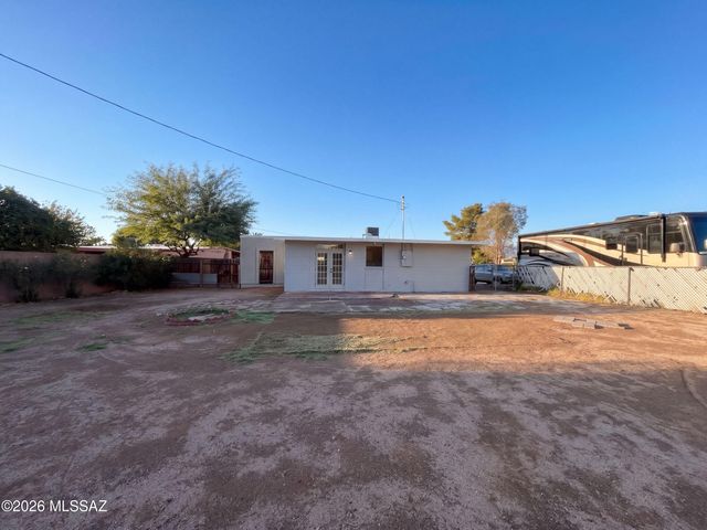 4252 E Sylvane Drive, Tucson, AZ 85711