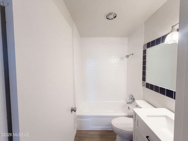 4252 E Sylvane Drive, Tucson, AZ 85711