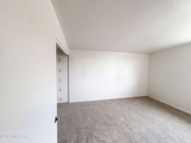 4252 E Sylvane Drive, Tucson, AZ 85711