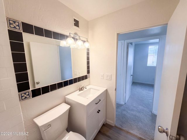 4252 E Sylvane Drive, Tucson, AZ 85711