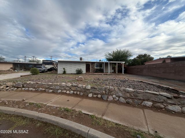 4252 E Sylvane Drive, Tucson, AZ 85711