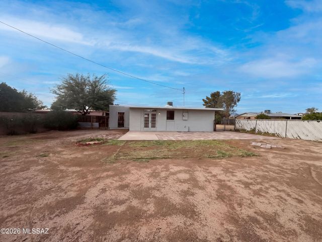 4252 E Sylvane Drive, Tucson, AZ 85711