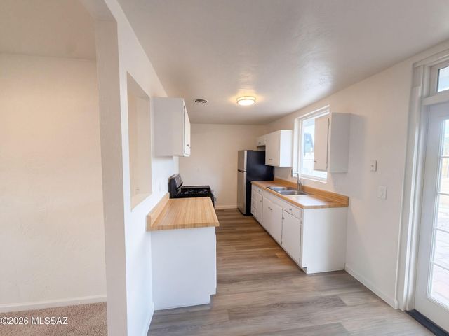 4252 E Sylvane Drive, Tucson, AZ 85711