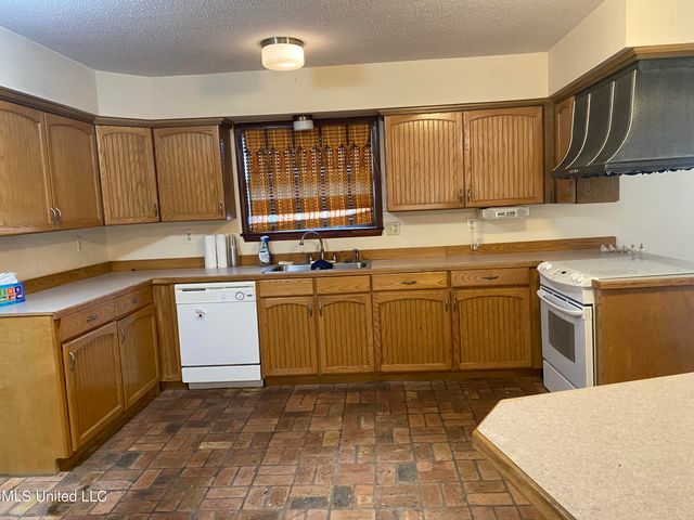 2405 Orrell Drive, Gautier, MS 39553