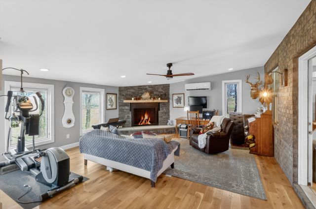 8338 Guthrie Rd, Cross Plains, TN 37049