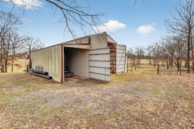 8338 Guthrie Rd, Cross Plains, TN 37049