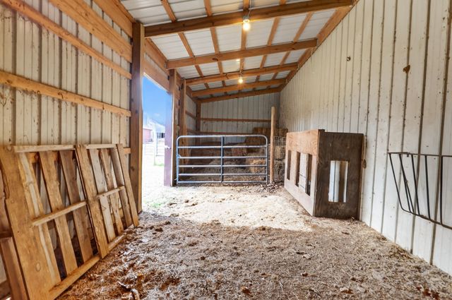 8338 Guthrie Rd, Cross Plains, TN 37049