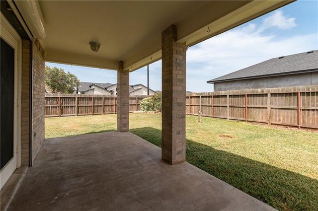 7902 Snake River Dr, Corpus Christi, TX 78414