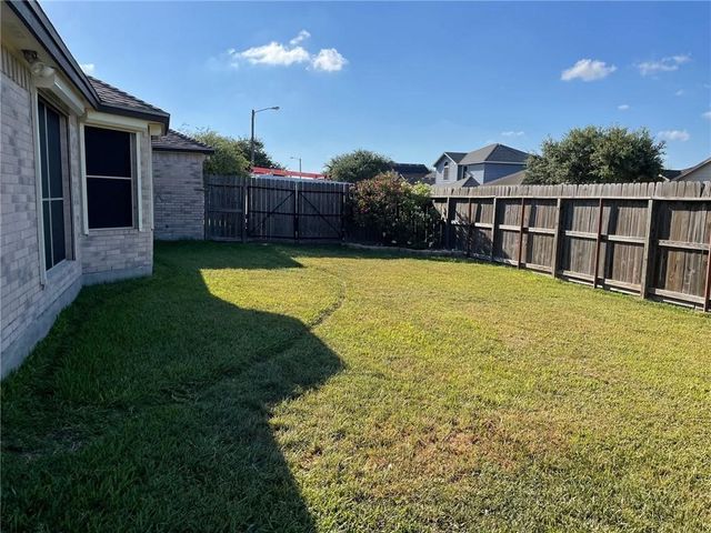 7902 Snake River Dr, Corpus Christi, TX 78414