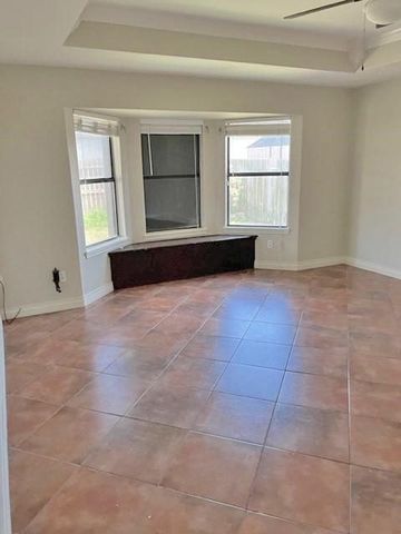 7902 Snake River Dr, Corpus Christi, TX 78414