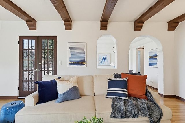 2525 Fashion Avenue, Long Beach, CA 90810