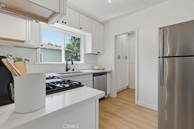 2525 Fashion Avenue, Long Beach, CA 90810