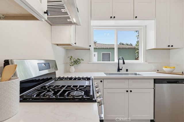 2525 Fashion Avenue, Long Beach, CA 90810