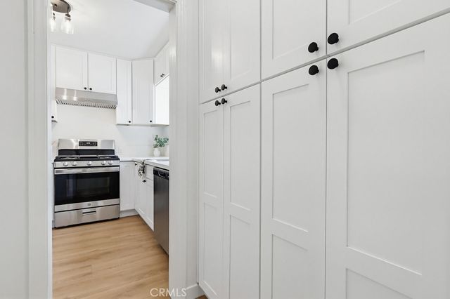 2525 Fashion Avenue, Long Beach, CA 90810